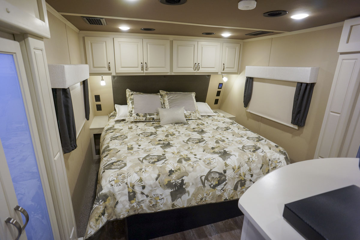 luxury 5th wheel bedroom